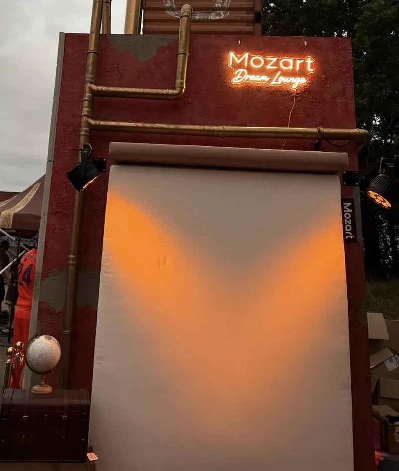 Neon-Schriftzug Mozart für Gastronomie
