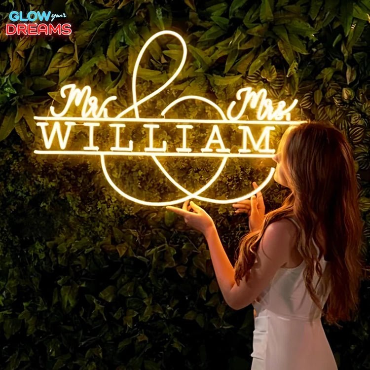 Personalisierbares Neon - LED - Schild in Pink, ideal als Wanddekoration für Wohnzimmer oder Geschäftsräume